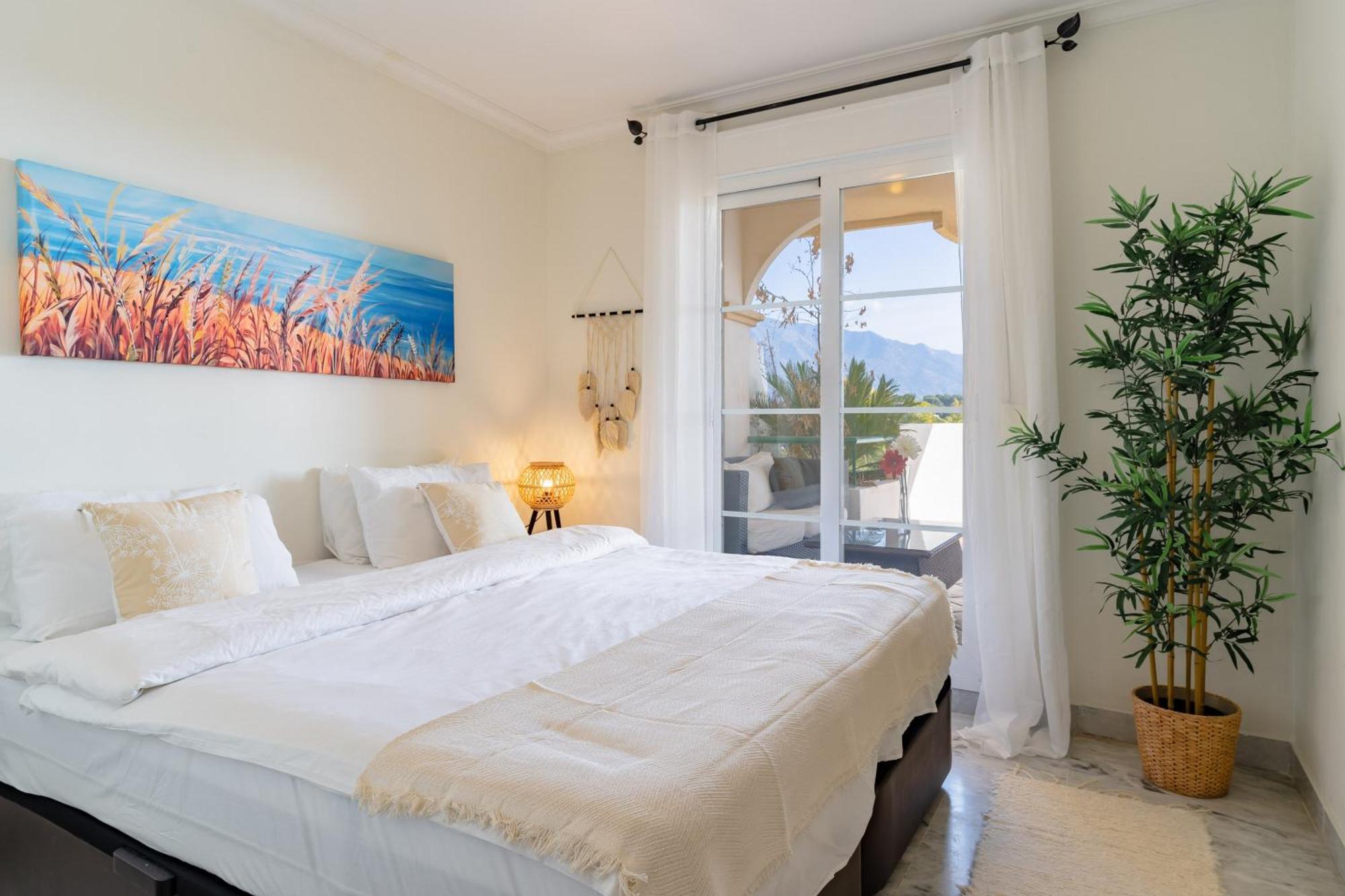Modern 2-bedroom With Stunning Views Apartment *
